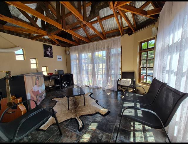 3 BEDROOM HOUSE FOR SALE IN GOLF PARK